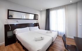 Petit Palace Arana Bilbao Exterior photo